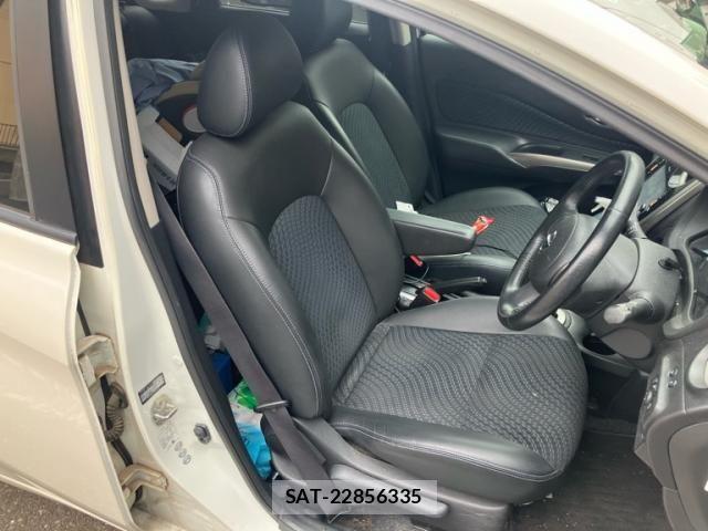 Nissan NOTE 2013-01 8660802-14