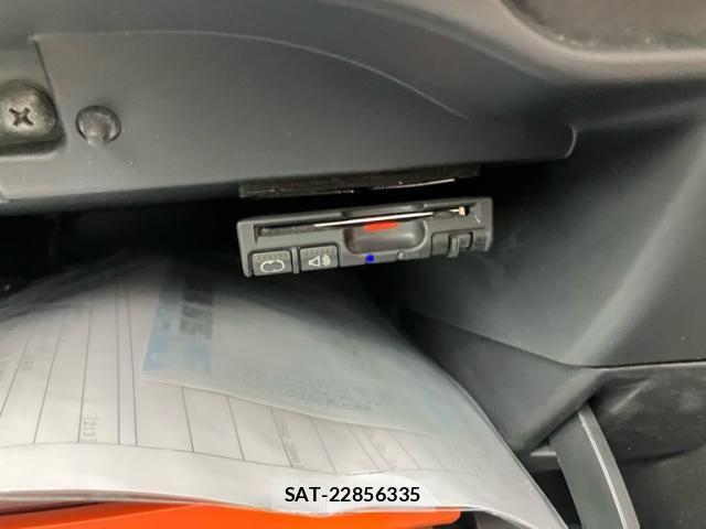 Nissan NOTE 2013-01 8660802-23
