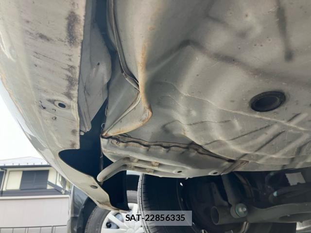Nissan NOTE 2013-01 8660802-24