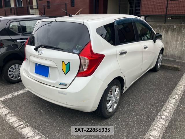Nissan NOTE 2013-01 8660802-2