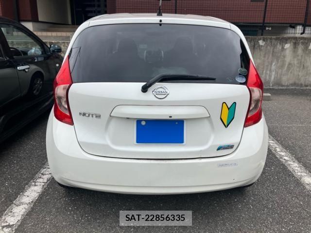 Nissan NOTE 2013-01 8660802-3
