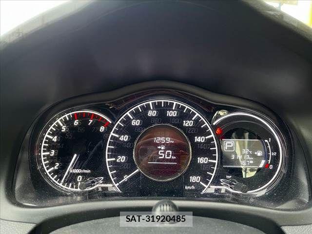 Nissan NOTE 2015-10 8660782-10