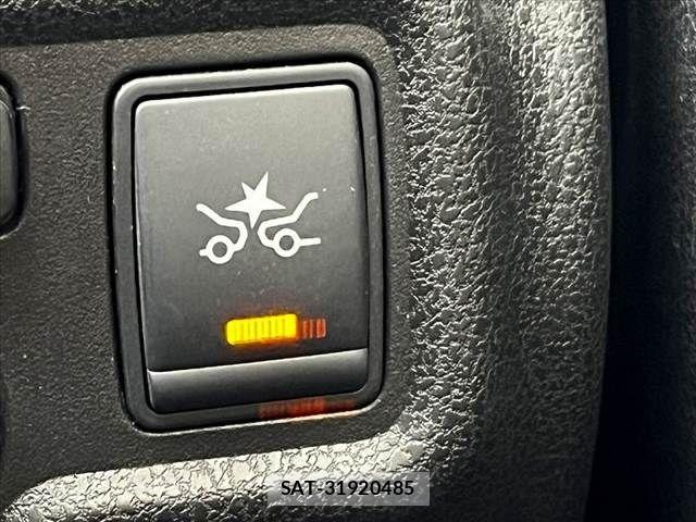 Nissan NOTE 2015-10 8660782-18