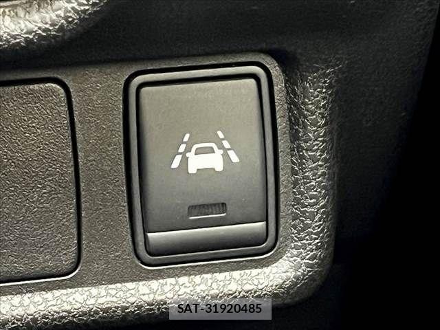 Nissan NOTE 2015-10 8660782-21
