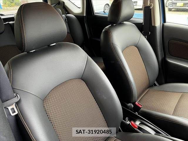 Nissan NOTE 2015-10 8660782-23