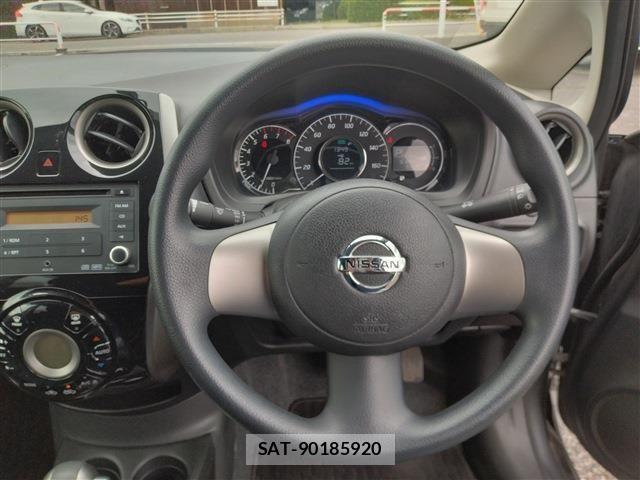 Nissan NOTE 2013-09 8660790-19
