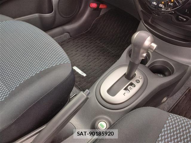 Nissan NOTE 2013-09 8660790-21