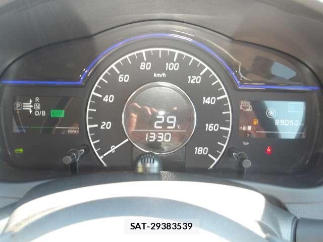 Nissan NOTE 2018-02 8660775-11