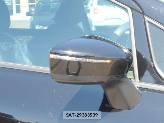Nissan NOTE 2018-02 8660775-6