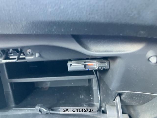 Nissan NOTE 2015-02 8660791-14
