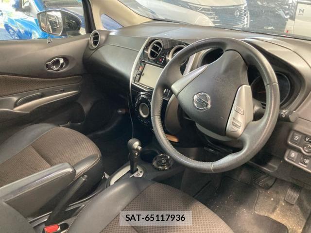 Nissan NOTE 2015-10 8666683-11