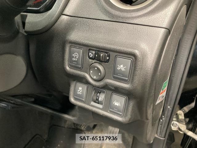 Nissan NOTE 2015-10 8666683-12