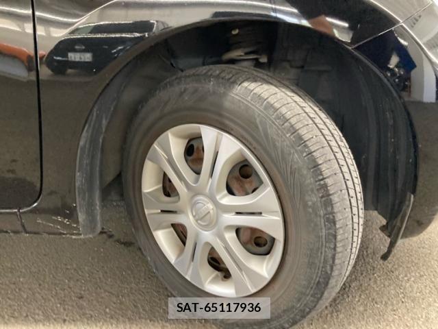 Nissan NOTE 2015-10 8666683-4
