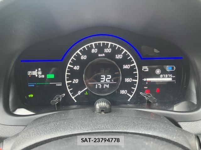 Nissan NOTE 2018-02 8660789-16