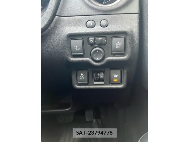 Nissan NOTE 2018-02 8660789-17