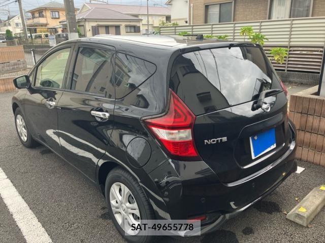 Nissan NOTE 2017-06 8660788-4