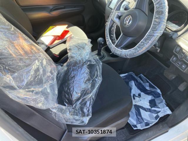 Nissan NOTE 2017-03 8660785-15