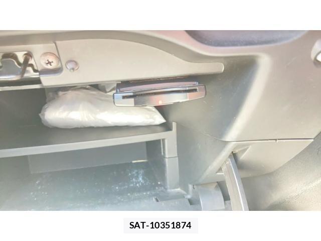 Nissan NOTE 2017-03 8660785-24