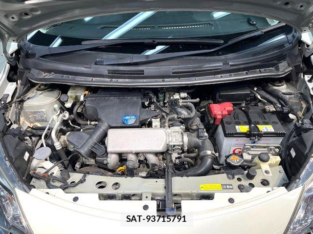 Nissan NOTE 2014-12 8686213-17