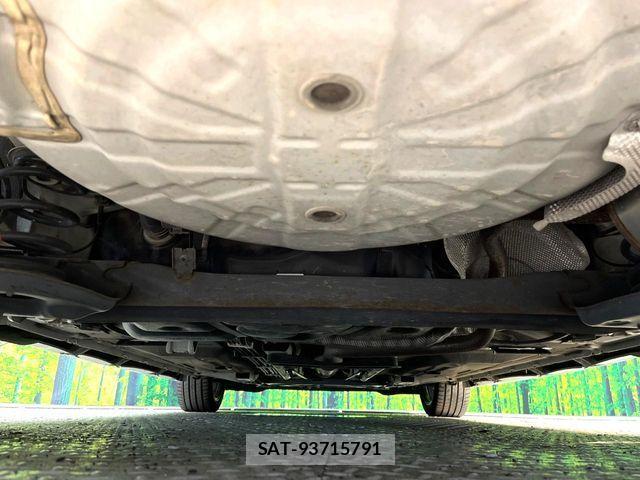 Nissan NOTE 2014-12 8686213-18