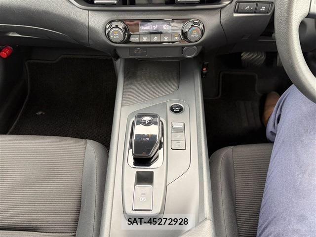 Nissan NOTE 2021-08 8744873-26