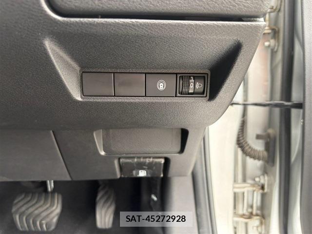 Nissan NOTE 2021-08 8744873-28