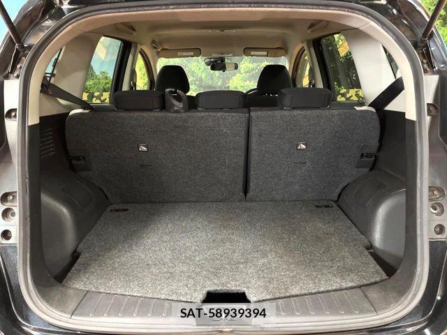 Nissan NOTE 2016-11 8744907-9