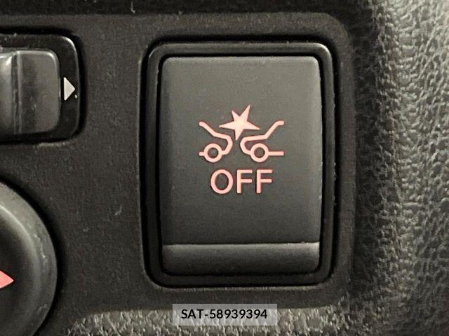 Nissan NOTE 2016-11 8744907-4