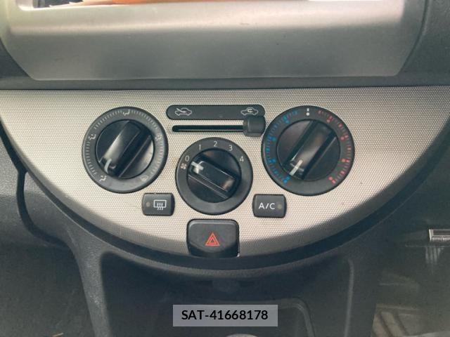 Nissan NOTE 2009-10 8744941-19
