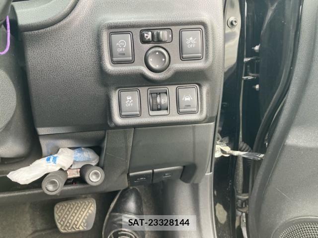Nissan NOTE 2018-03 8744911-18