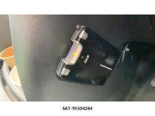Nissan NOTE 2012-03 8744922-16