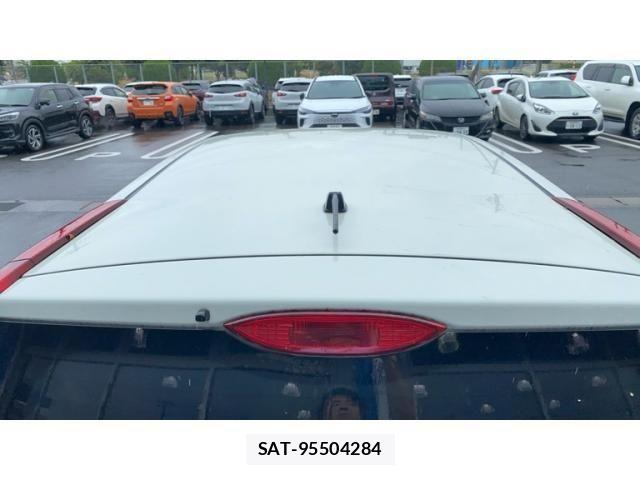 Nissan NOTE 2012-03 8744922-3