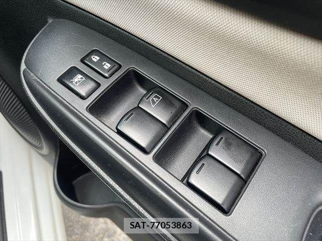 Nissan NOTE 2017-10 8744906-29