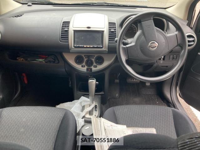 Nissan NOTE 2010-02 8781469-9