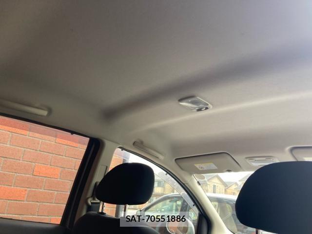Nissan NOTE 2010-02 8781469-11