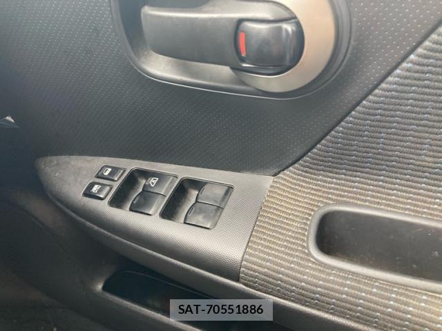 Nissan NOTE 2010-02 8781469-12