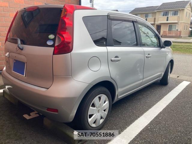 Nissan NOTE 2010-02 8781469-4
