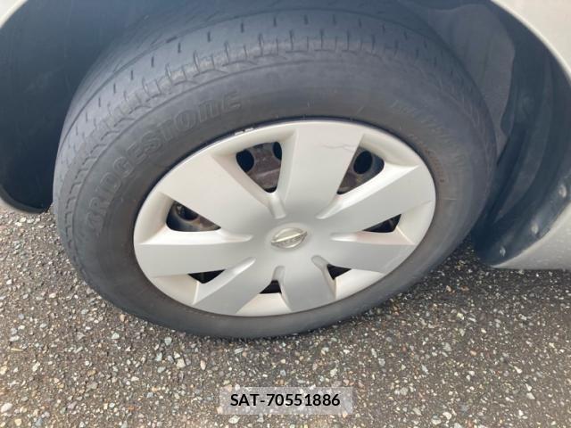 Nissan NOTE 2010-02 8781469-5