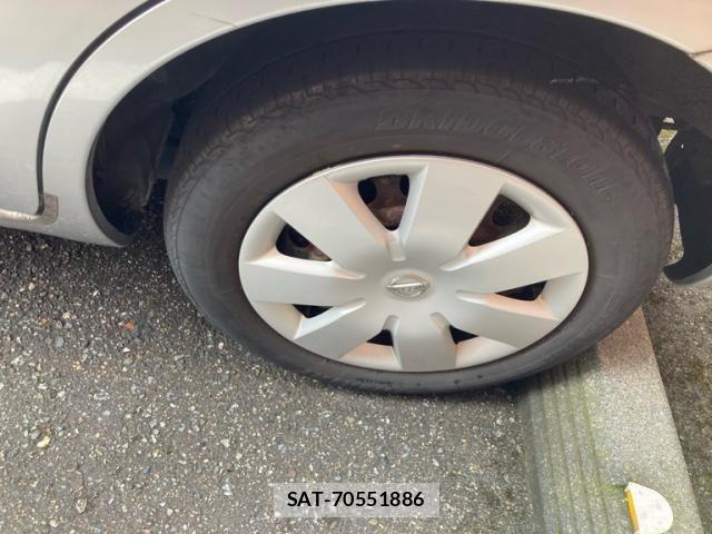 Nissan NOTE 2010-02 8781469-6
