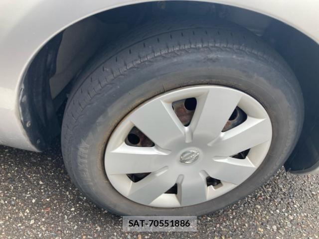 Nissan NOTE 2010-02 8781469-8