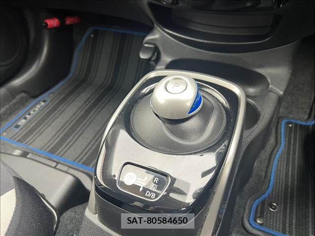 Nissan NOTE 2017-08 8781451-23