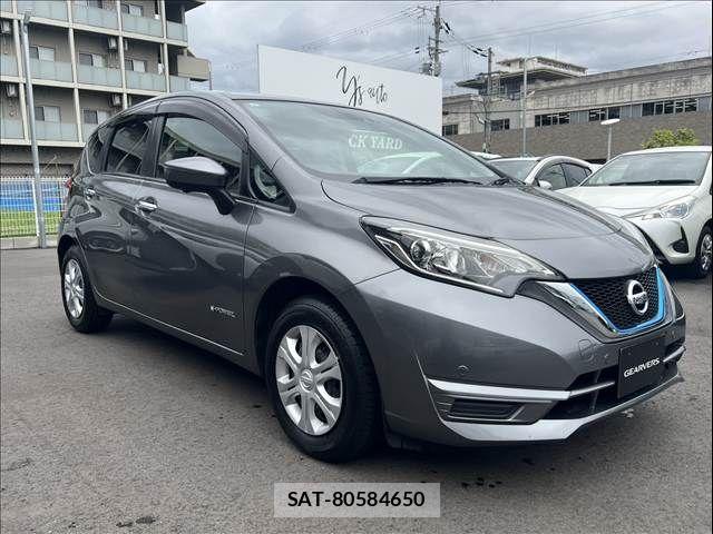 Nissan NOTE 2017-08 8781451-4