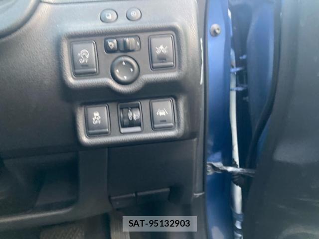 Nissan NOTE 2014-09 8781467-14