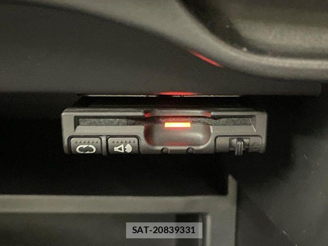 Nissan NOTE 2014-04 8781463-6