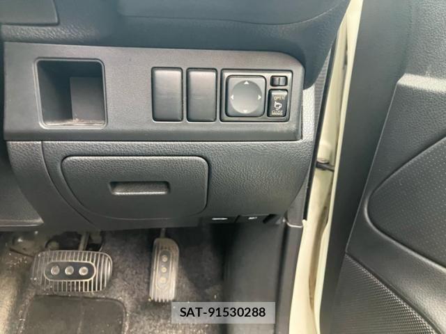 Nissan NOTE 2008-06 8781466-13