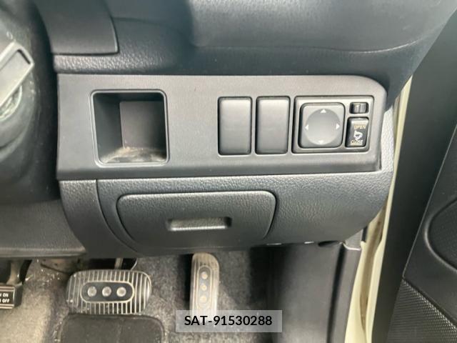 Nissan NOTE 2008-06 8781466-15