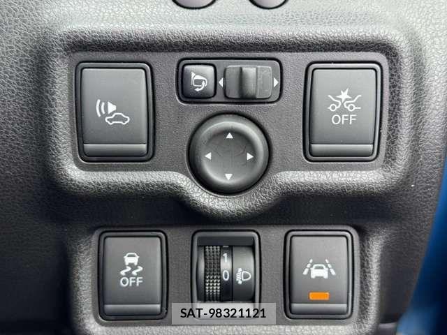Nissan NOTE 2017-08 8796987-11