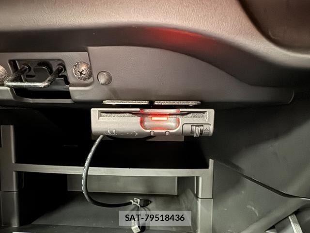 Nissan NOTE 2017-08 8796978-26