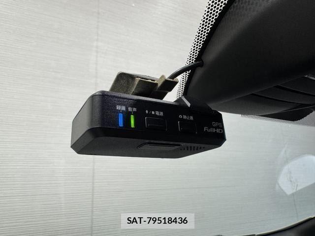 Nissan NOTE 2017-08 8796978-28