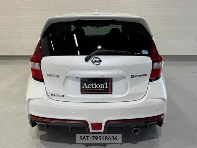 Nissan NOTE 2017-08 8796978-4
